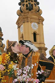 Sein CSU Konkurrent Josef "Seppi" Schmid - CSU OB-Kandidat für München 2008 als schwarzer Ritter (Foto: Martin Schmitz)